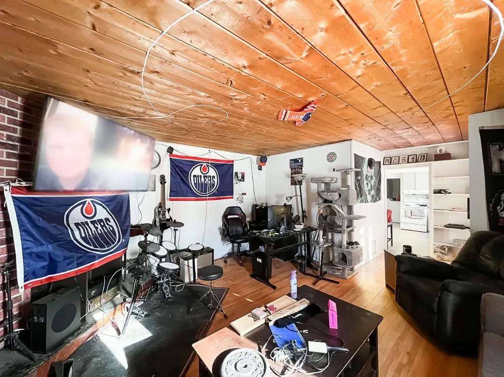 5420 Gravel Avenue Donnelly AB T0H 1G0