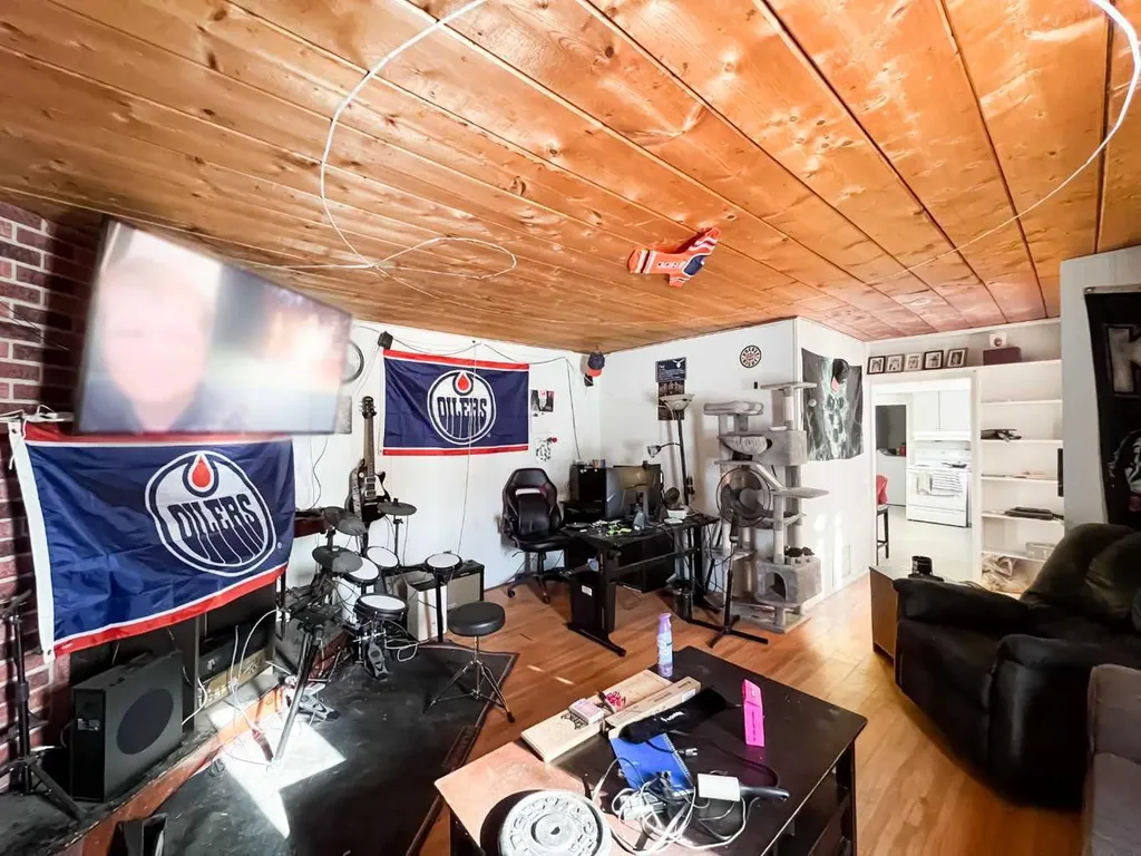 5420 Gravel Avenue Donnelly AB T0H 1G0