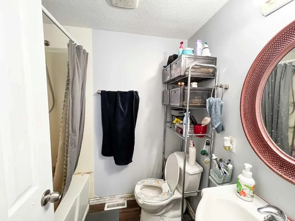 4919 1 Street Donnelly AB T0H 1G0