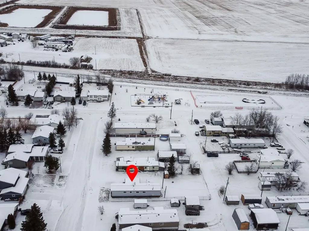4919 1 Street Donnelly AB T0H 1G0