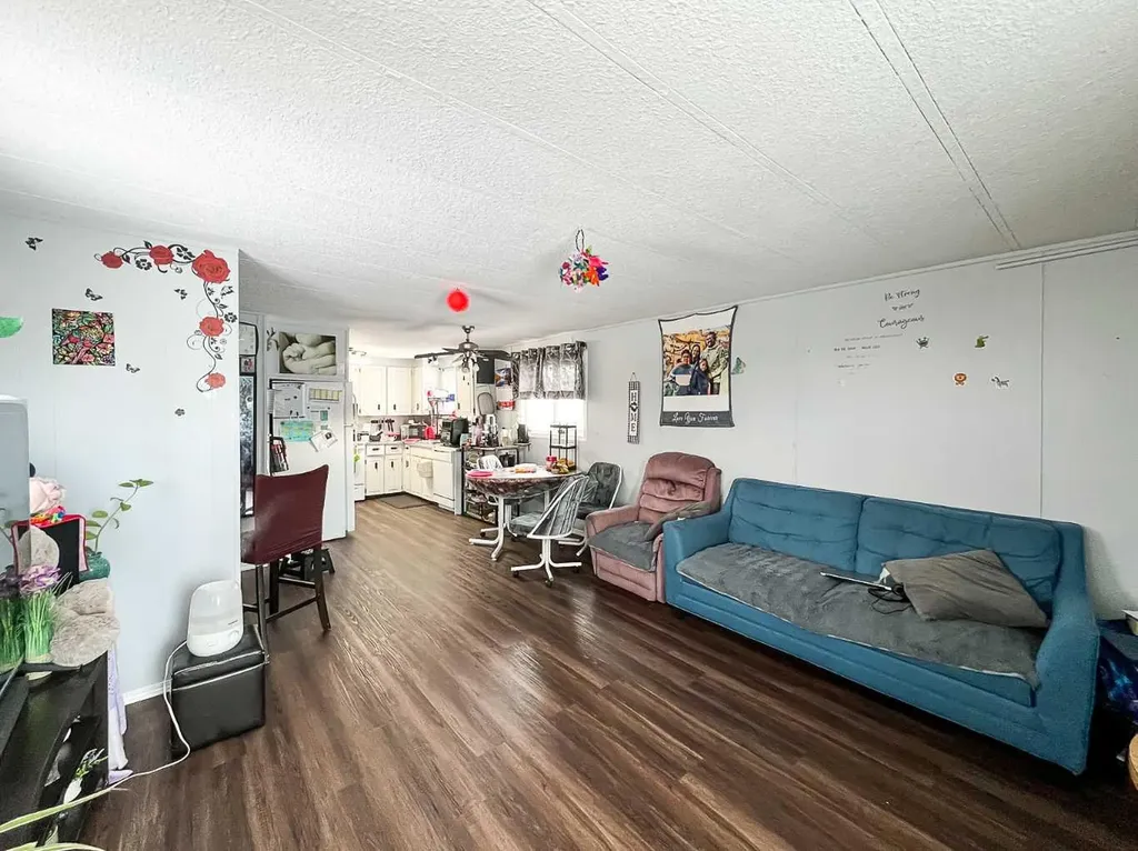 4919 1 Street Donnelly AB T0H 1G0