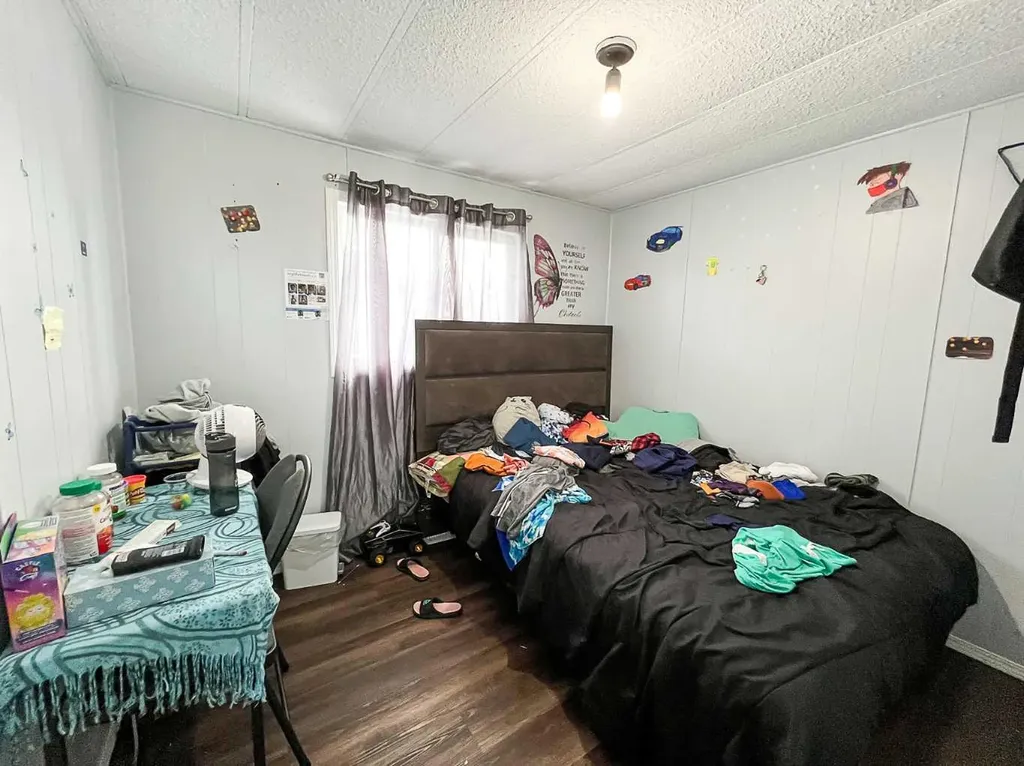 4919 1 Street Donnelly AB T0H 1G0