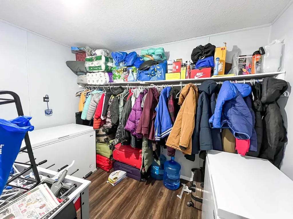 4919 1 Street Donnelly AB T0H 1G0
