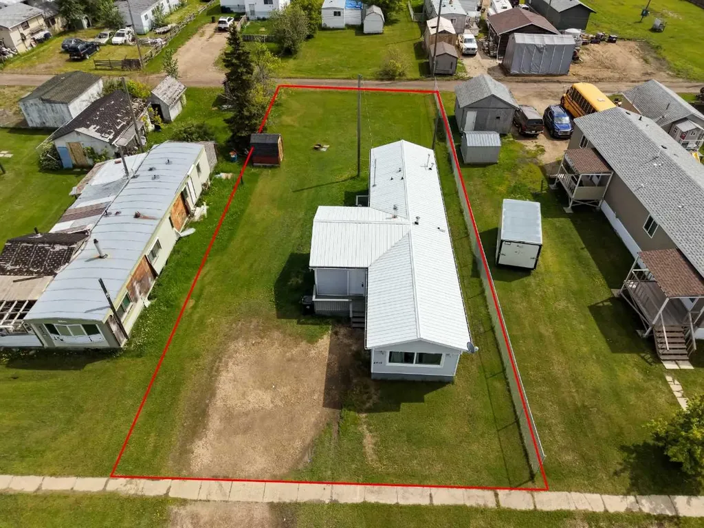 4919 1 Street Donnelly AB T0H 1G0