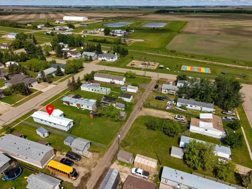 4919 1 Street Donnelly AB T0H 1G0