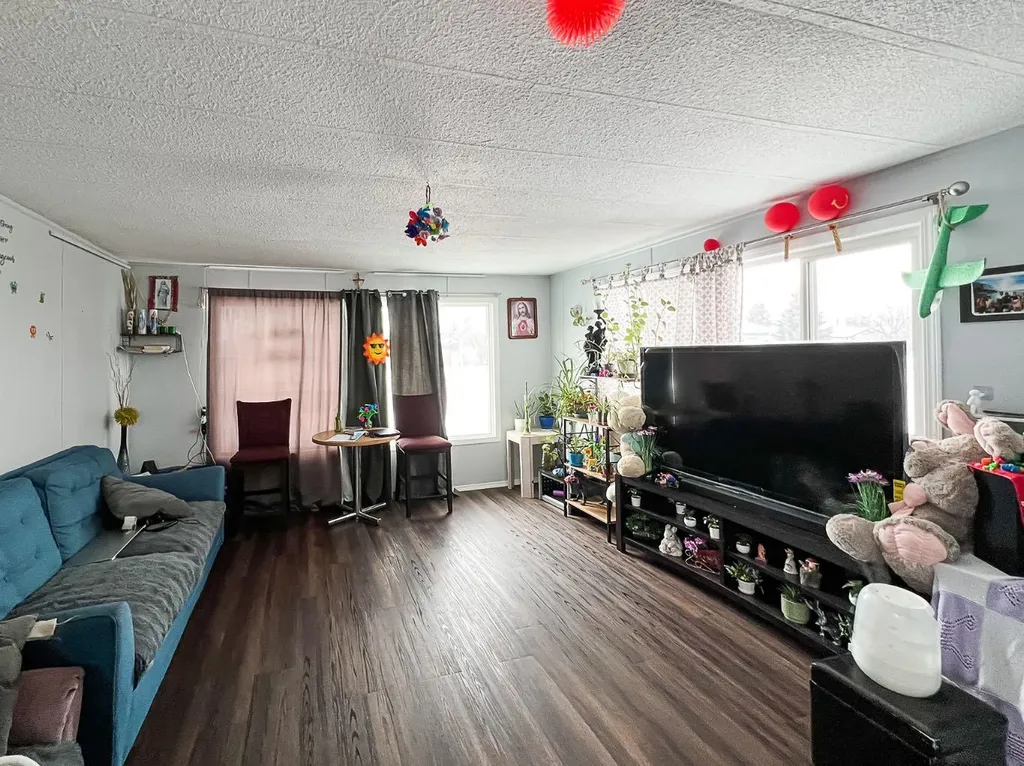 4919 1 Street Donnelly AB T0H 1G0