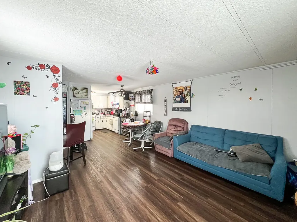 4919 1 Street Donnelly AB T0H 1G0