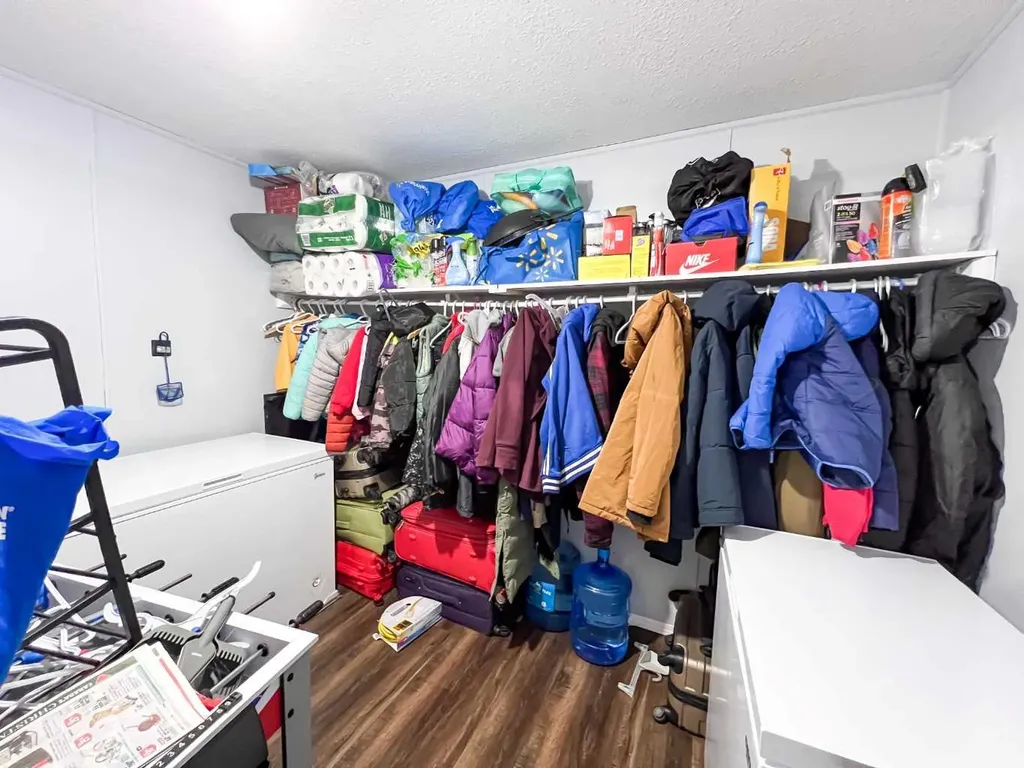 4919 1 Street Donnelly AB T0H 1G0