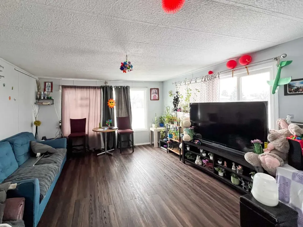 4919 1 Street Donnelly AB T0H 1G0