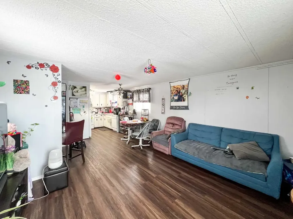 4919 1 Street Donnelly AB T0H 1G0
