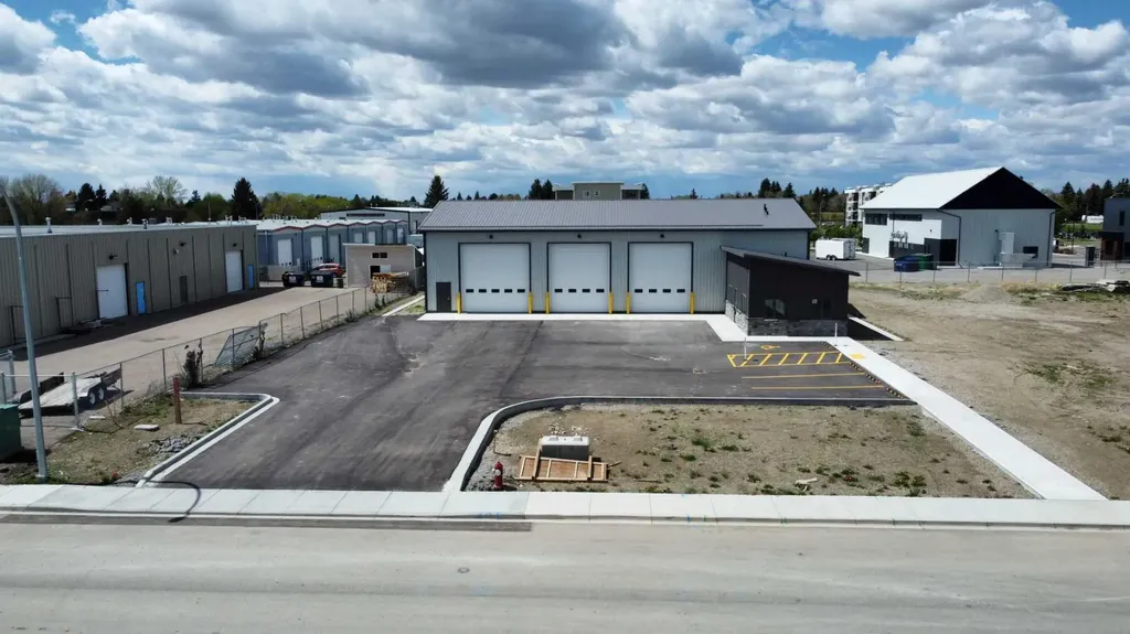 1212 30 Street N Lethbridge AB T1H 7H6