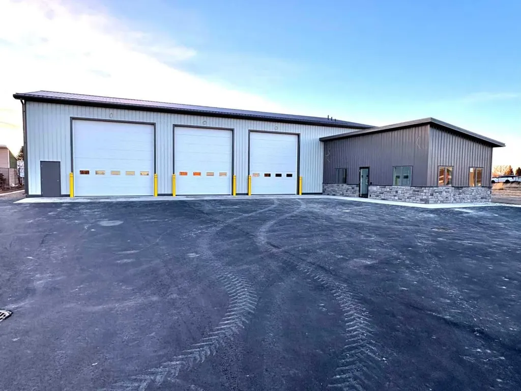 1212 30 Street N Lethbridge AB T1H 7H6