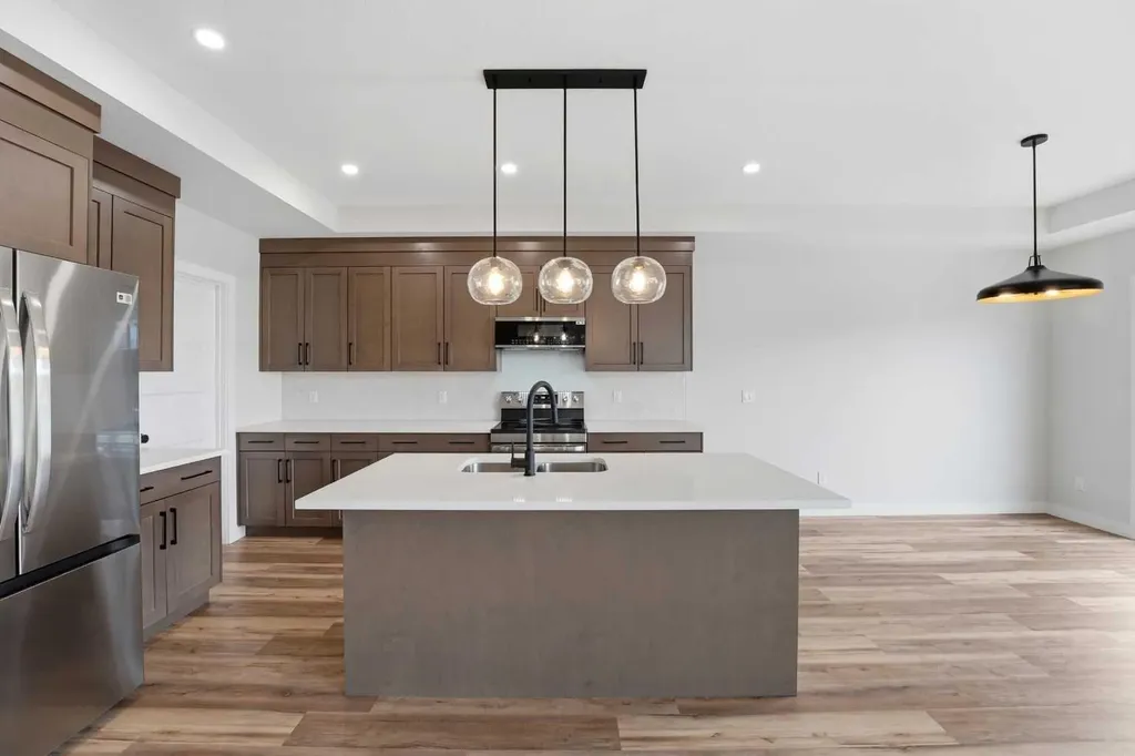 117 Crestview Boulevard Sylvan Lake AB T4S0V8