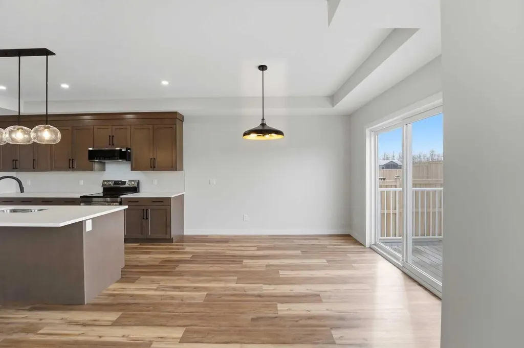 117 Crestview Boulevard Sylvan Lake AB T4S0V8
