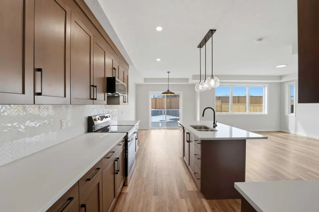 117 Crestview Boulevard Sylvan Lake AB T4S0V8