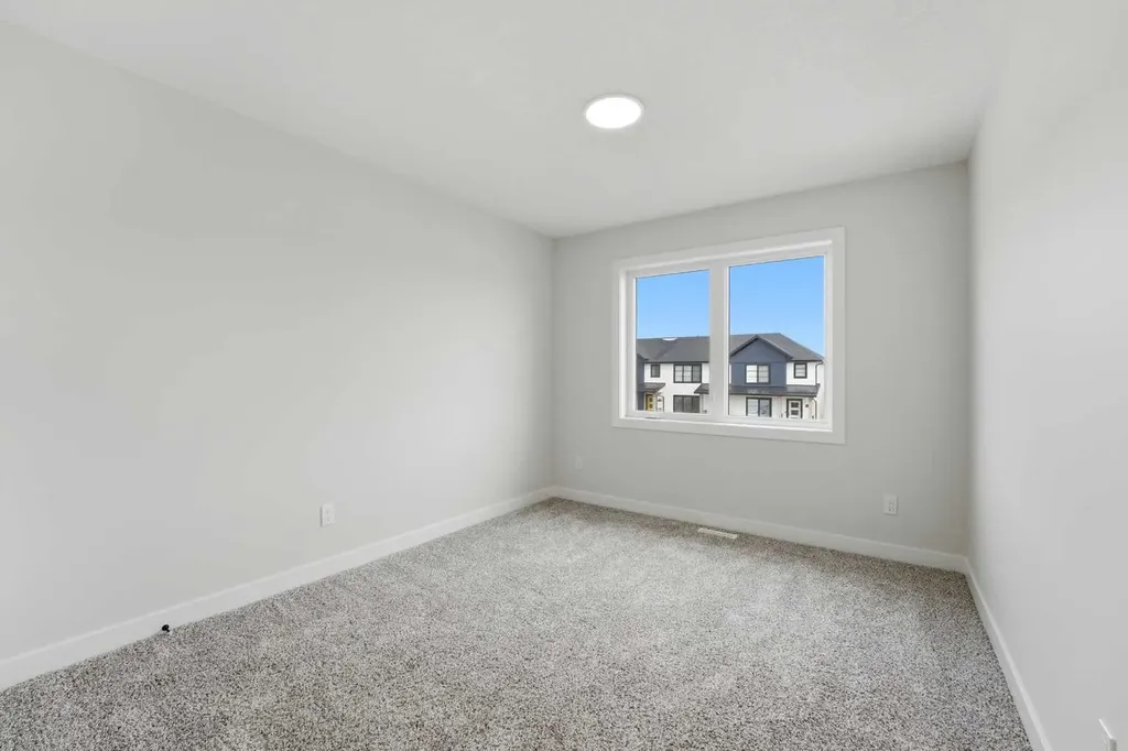 117 Crestview Boulevard Sylvan Lake AB T4S0V8
