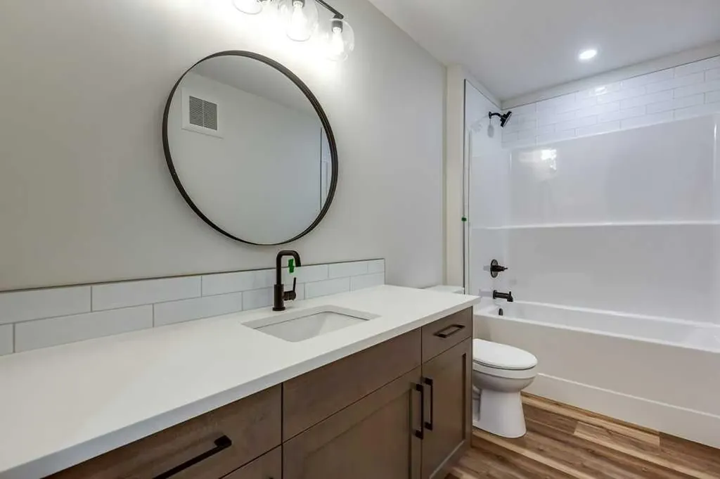 117 Crestview Boulevard Sylvan Lake AB T4S0V8