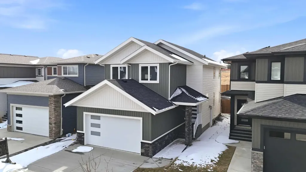 117 Crestview Boulevard Sylvan Lake AB T4S0V8
