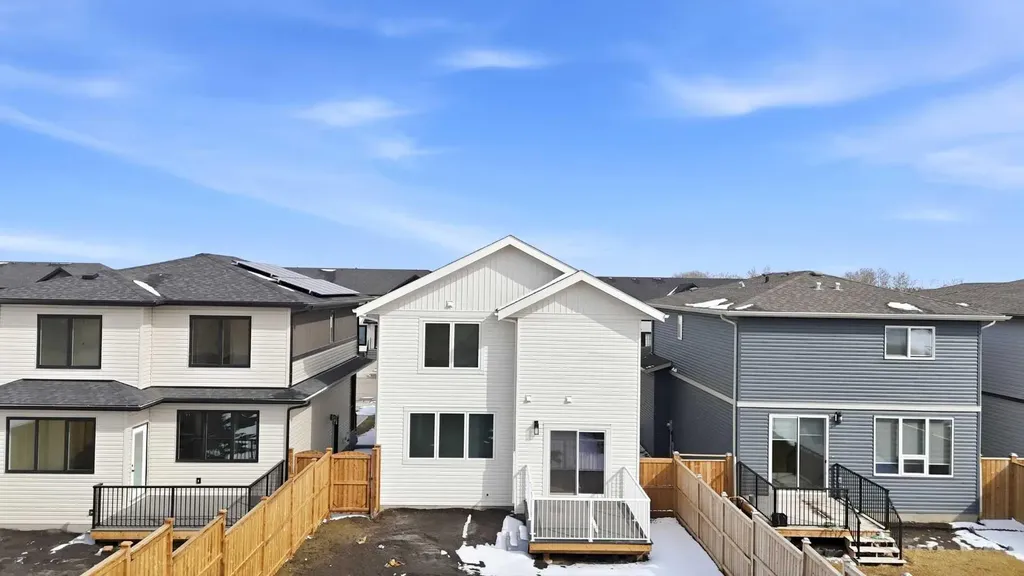 117 Crestview Boulevard Sylvan Lake AB T4S0V8