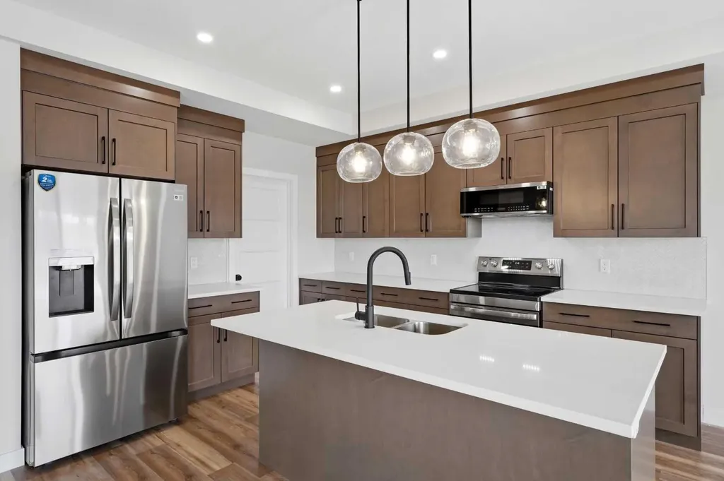 117 Crestview Boulevard Sylvan Lake AB T4S0V8