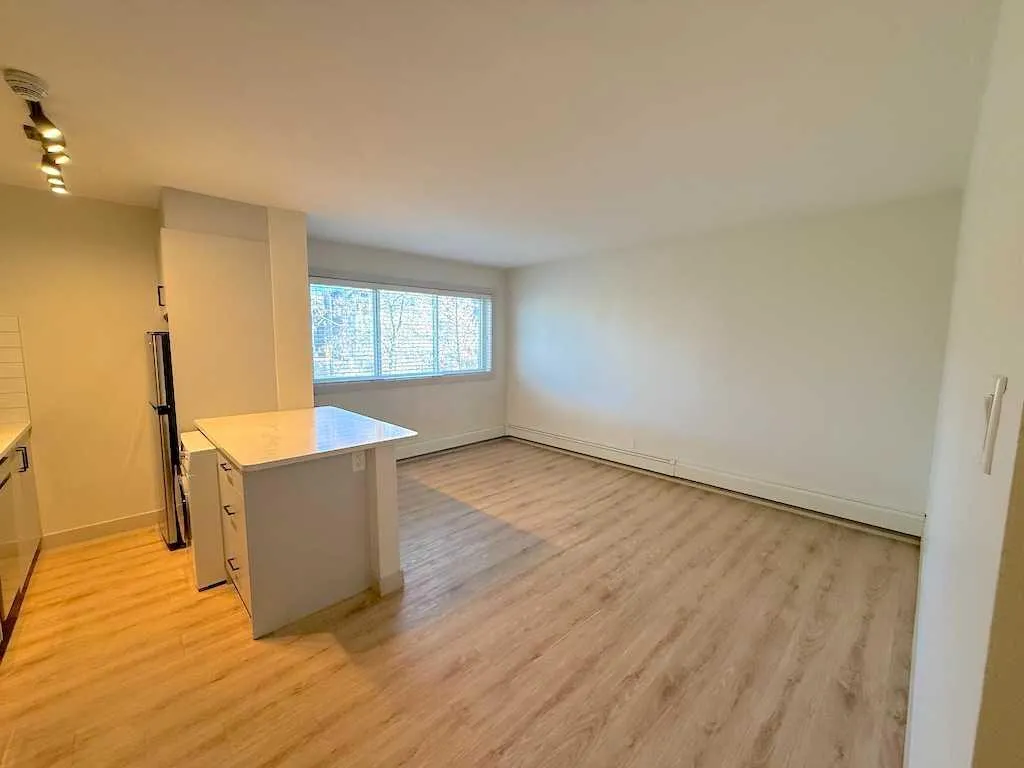 1821 17 Street SW Calgary AB T2Y 3E5