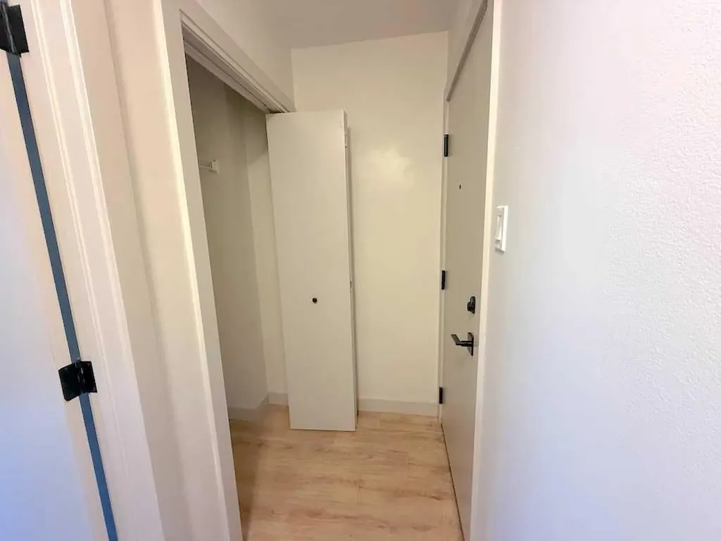 1821 17 Street SW Calgary AB T2Y 3E5