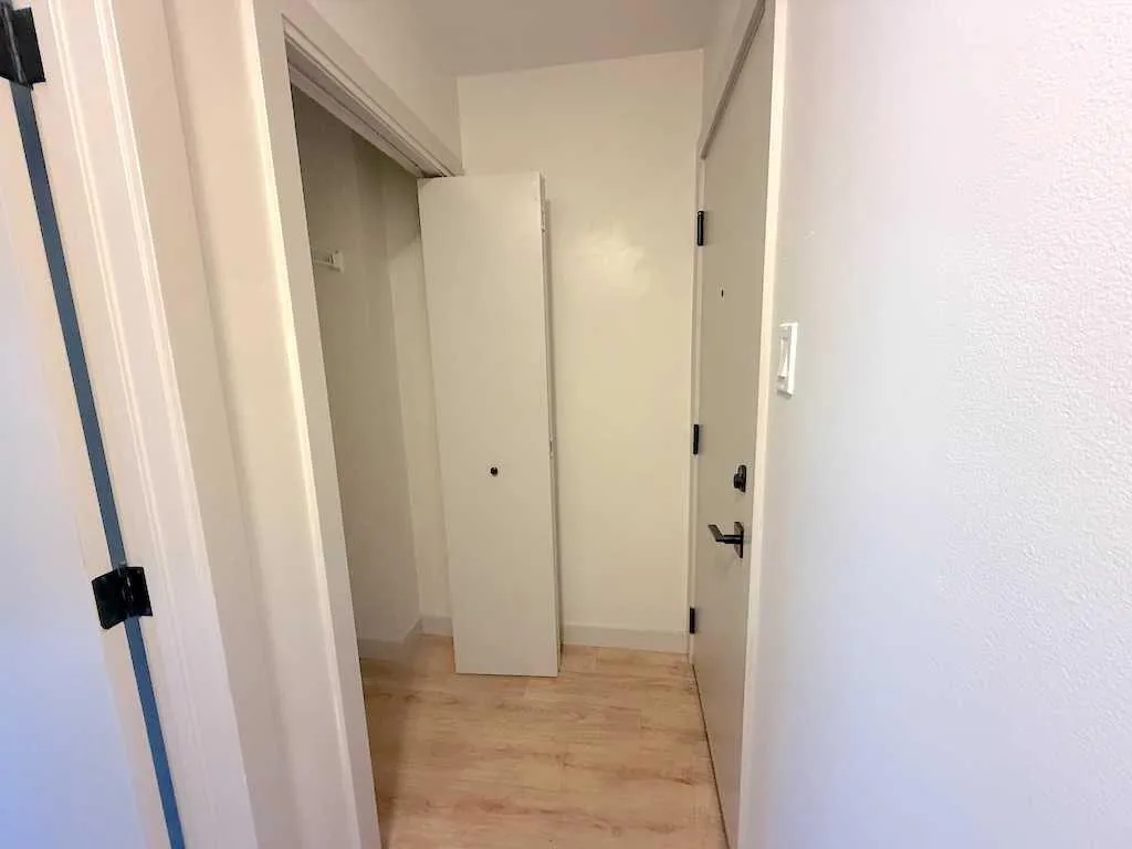 1821 17 Street SW Calgary AB T2Y 3E5