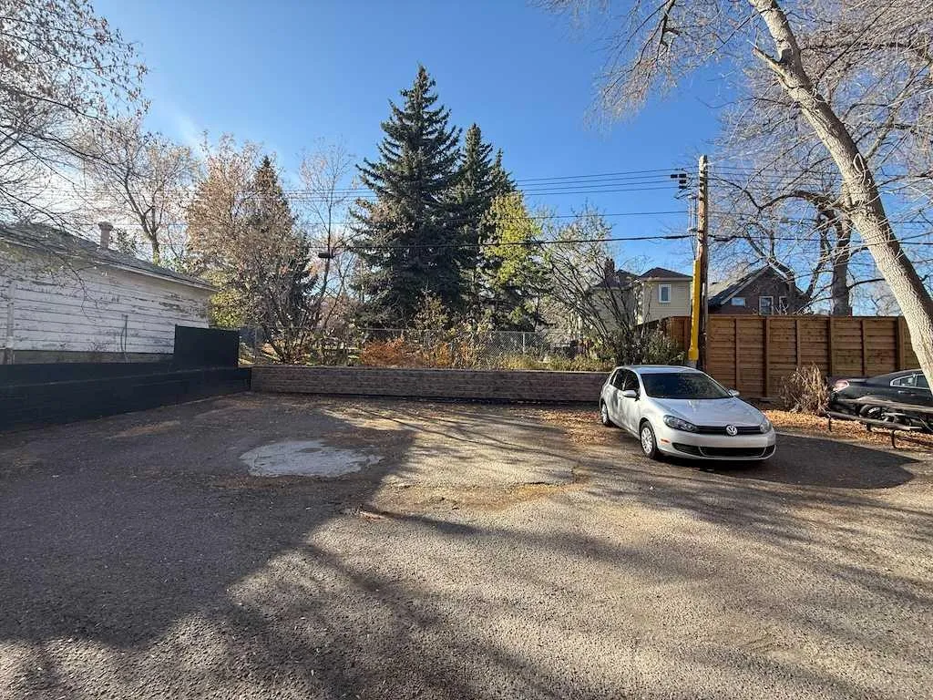 1821 17 Street SW Calgary AB T2Y 3E5