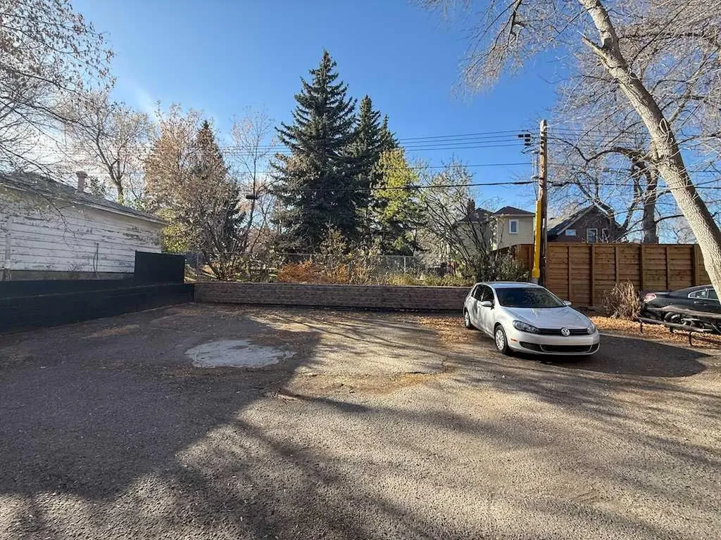 1821 17 Street SW Calgary AB T2Y 3E5
