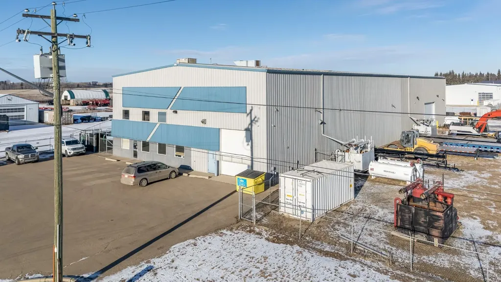 6702 & 6706 44 Avenue Ponoka AB T4J 1J8