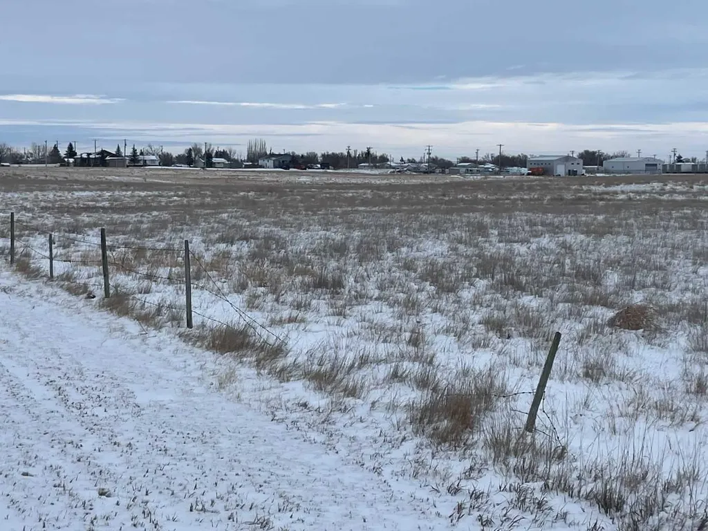 Corner Of Highway 1 & 884 Suffield AB T0J 2N0