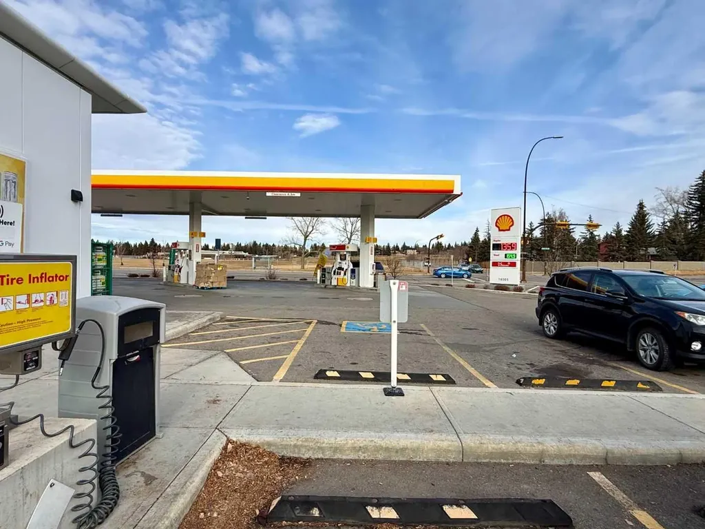 1919 Southland Drive Calgary AB T2W 0K1
