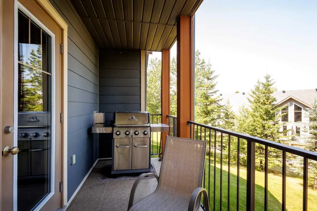 401 4 Street Rural Cypress County AB T0J 1C0