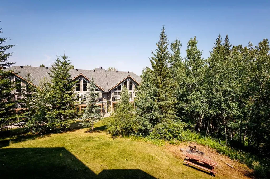 401 4 Street Rural Cypress County AB T0J 1C0