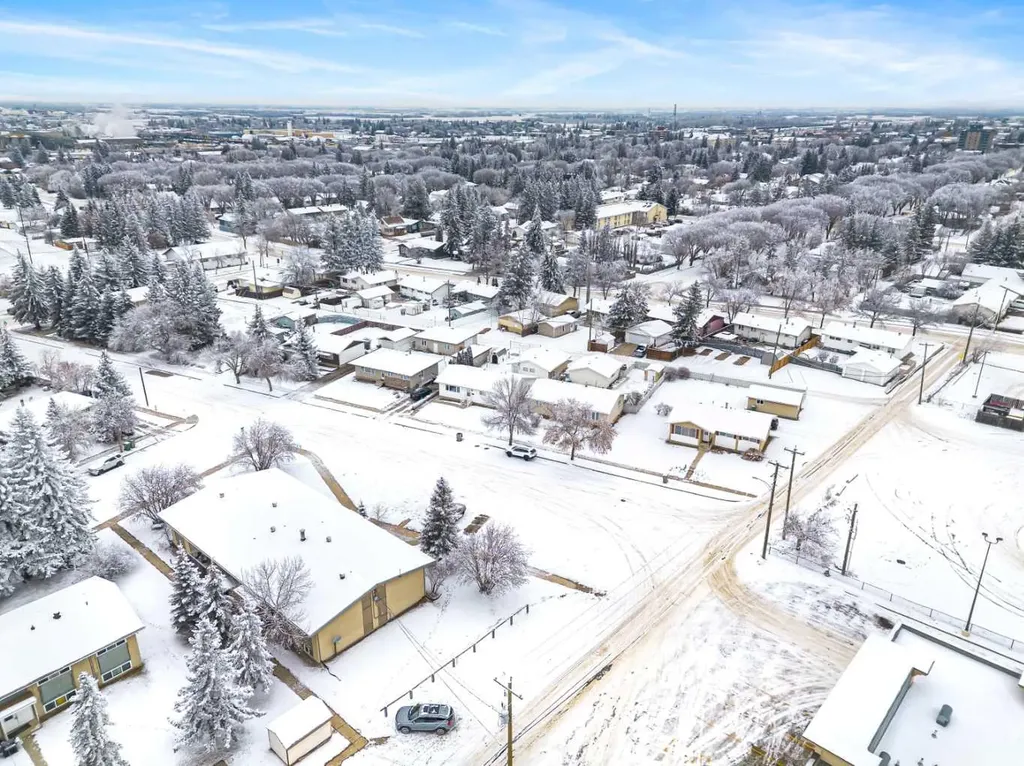 4504 56a Avenue Lloydminster AB T9V 1A1
