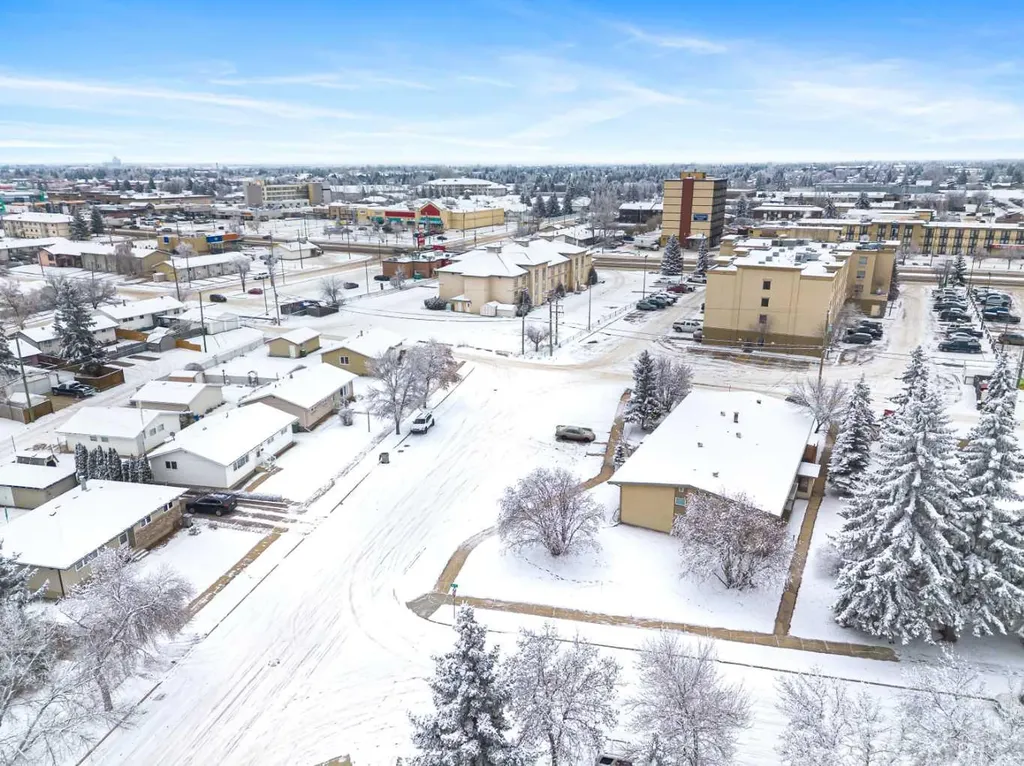 4504 56a Avenue Lloydminster AB T9V 1A1