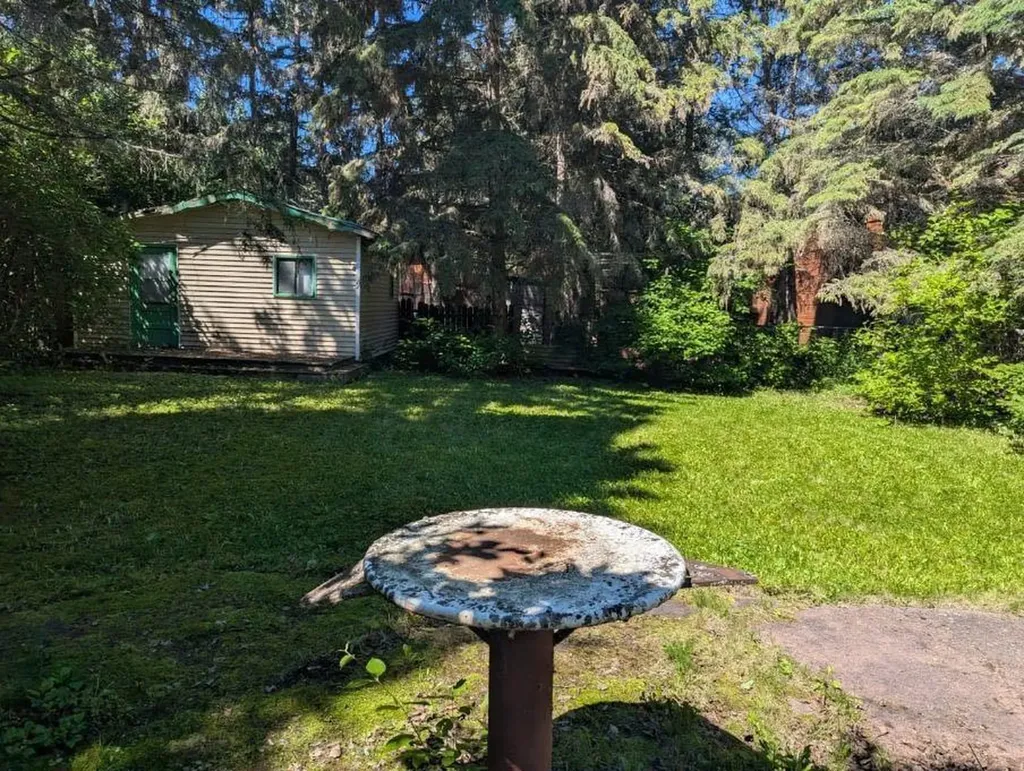 5 Hummingbird Lane Half Moon Bay AB T4S 1S1