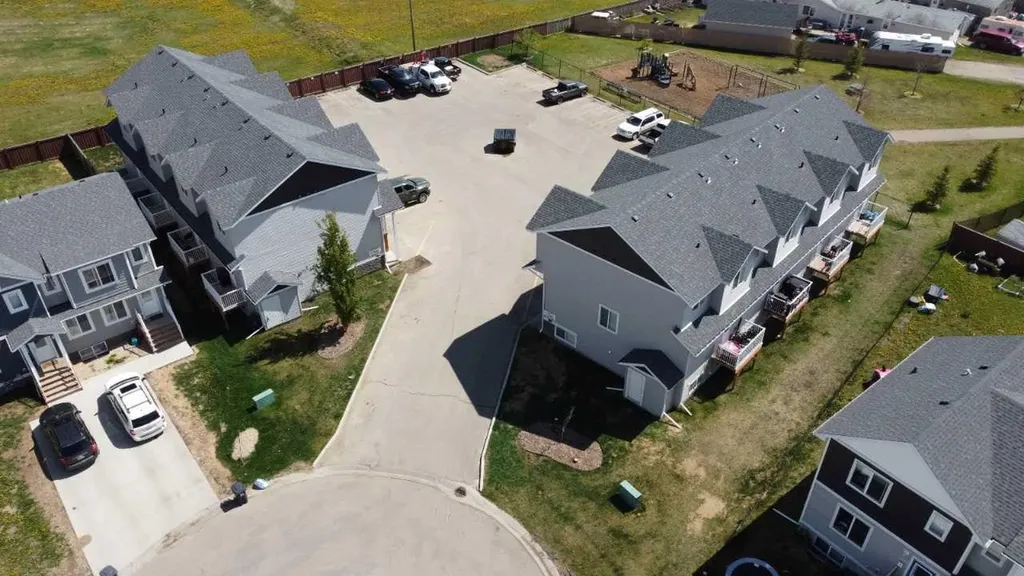9503 112 Avenue Clairmont AB T8X 5C8