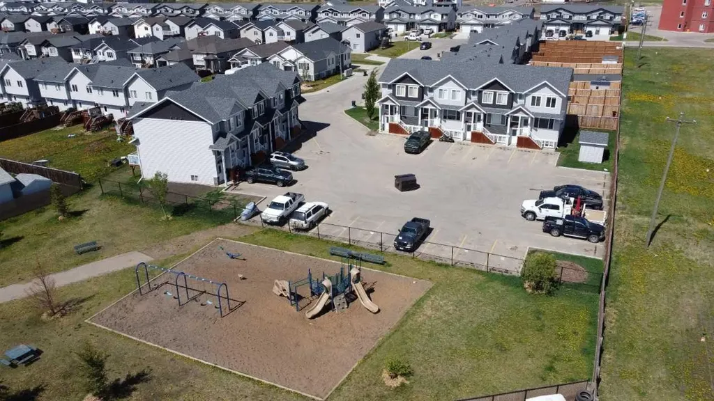 9503 112 Avenue Clairmont AB T8X 5C8