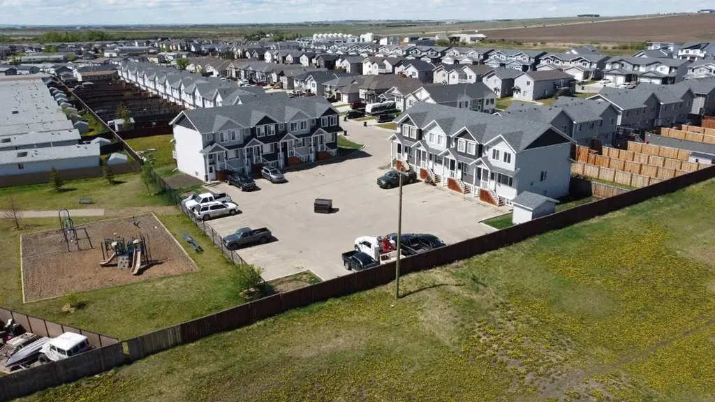 9503 112 Avenue Clairmont AB T8X 5C8