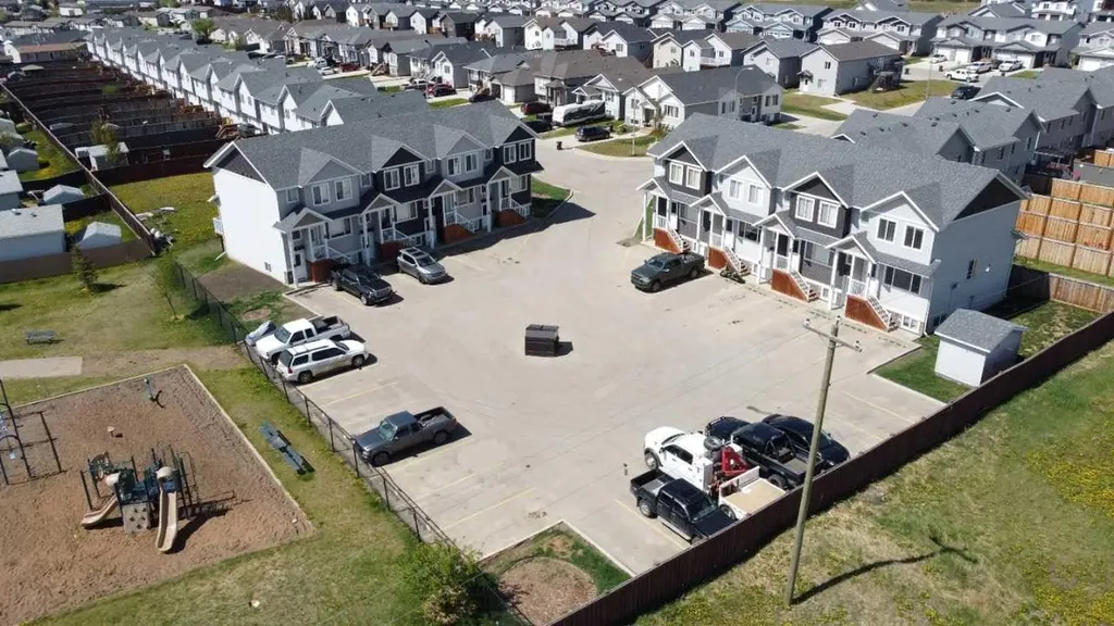 9503 112 Avenue Clairmont AB T8X 5C8