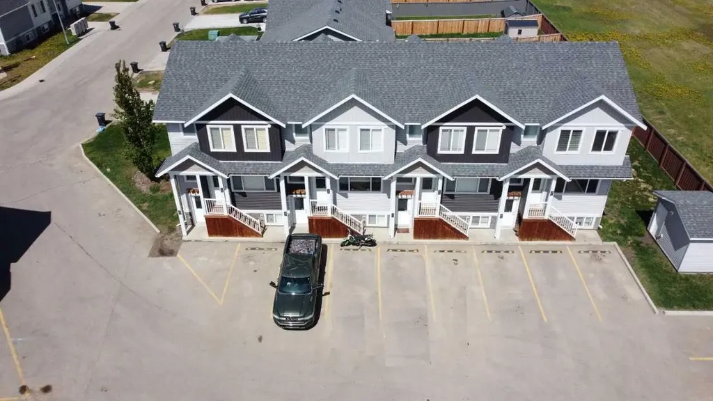 9503 112 Avenue Clairmont AB T8X 5C8