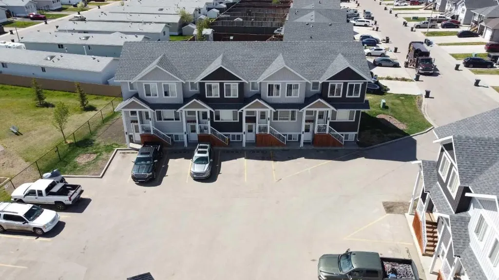 9503 112 Avenue Clairmont AB T8X 5C8