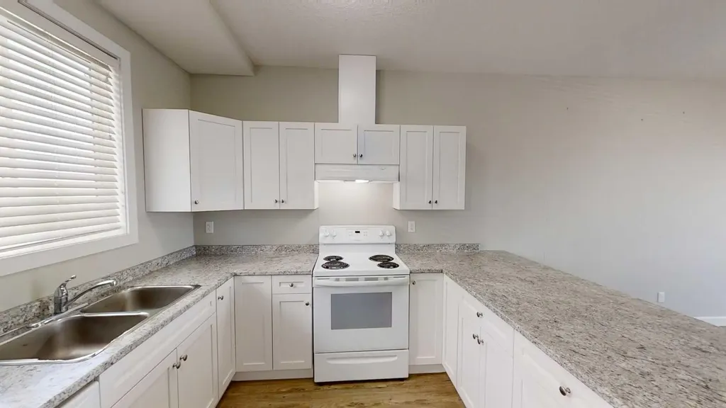 9503 112 Avenue Clairmont AB T8X 5C8