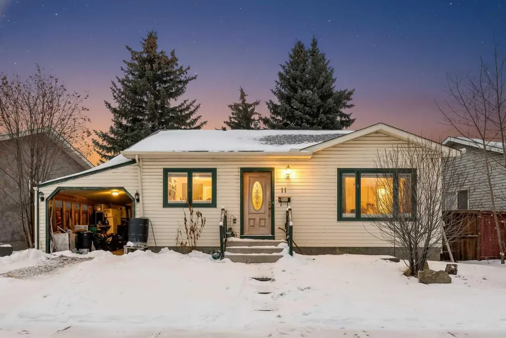 11 Ridgebrook Drive SW Airdrie AB T4B 1A9
