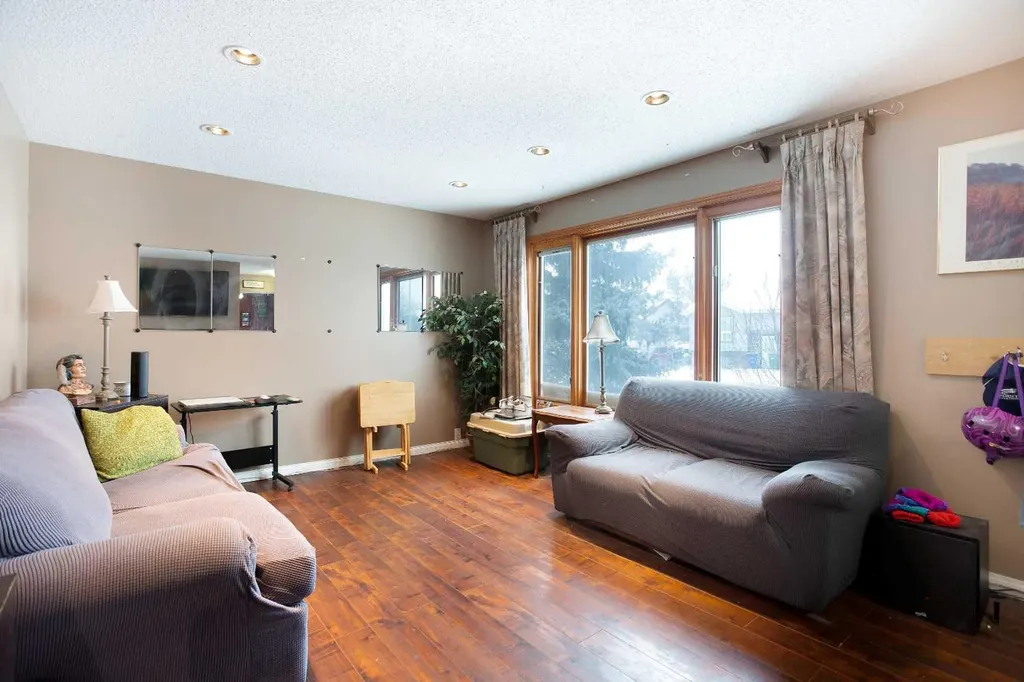 11 Ridgebrook Drive SW Airdrie AB T4B 1A9