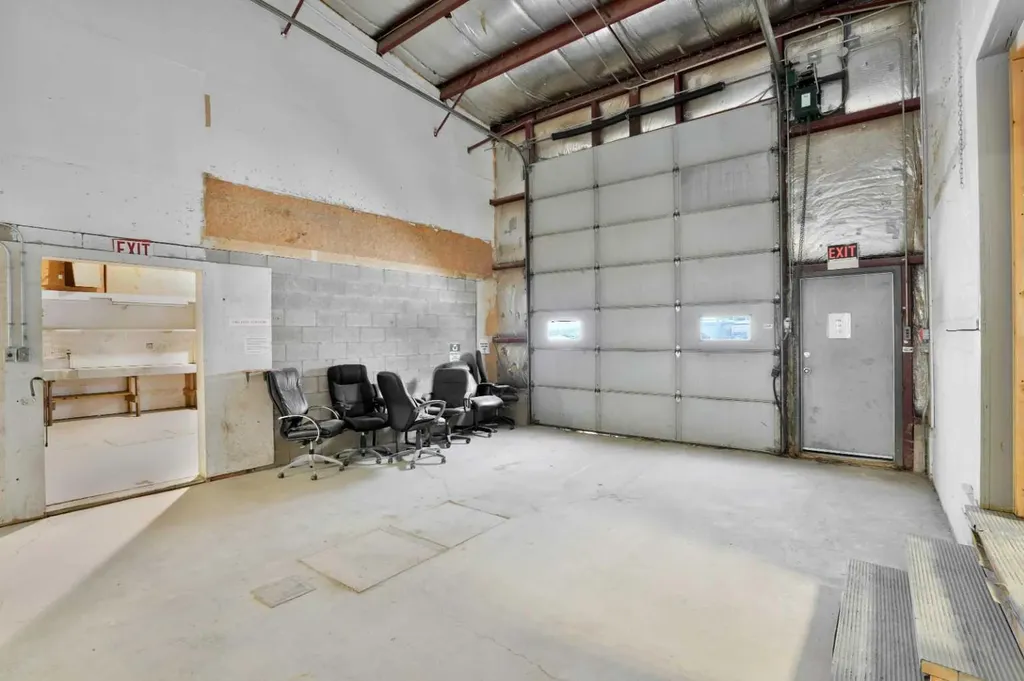 4407 45a Avenue Rocky Mountain House AB T4T 1B2