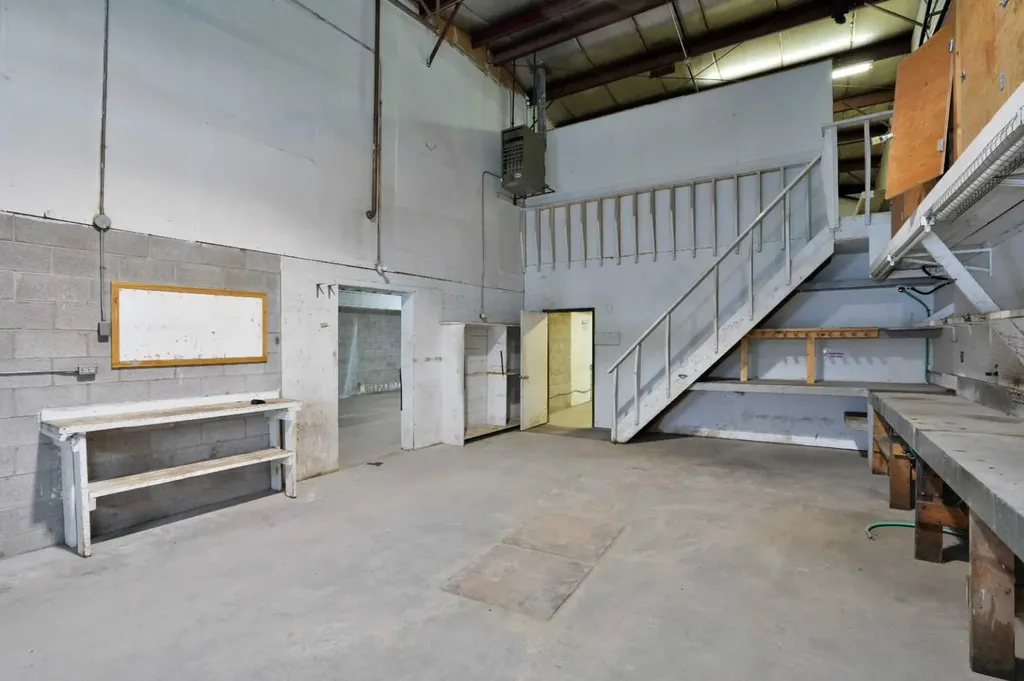 4407 45a Avenue Rocky Mountain House AB T4T 1B2