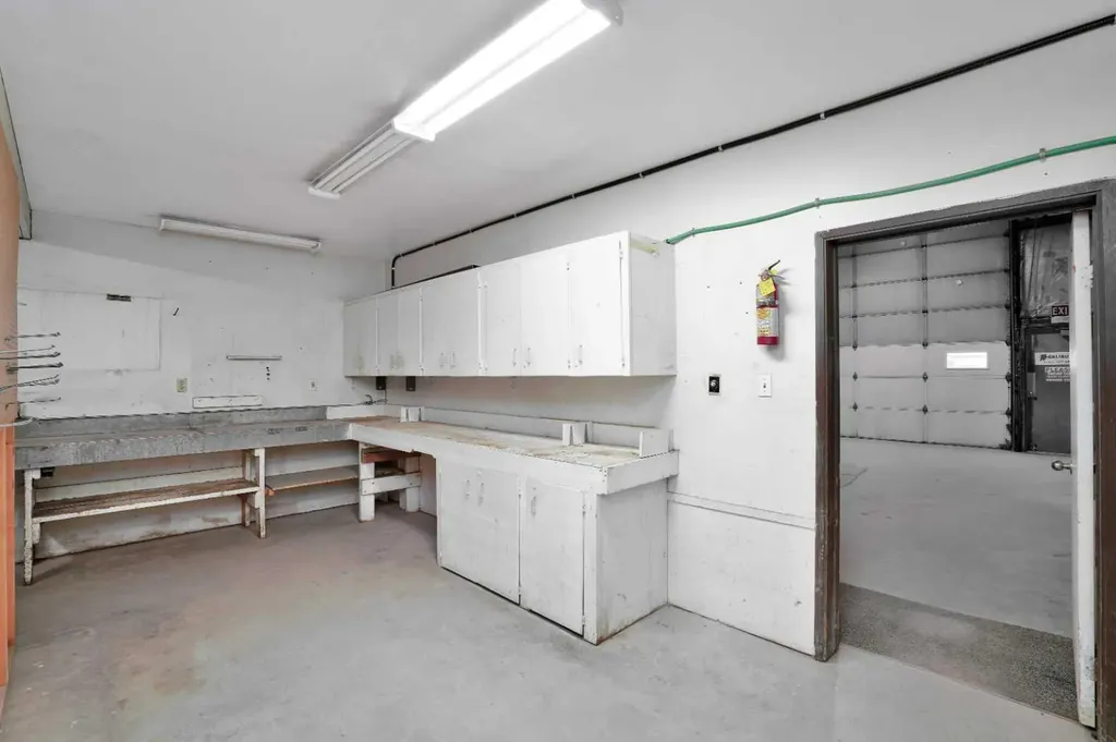 4407 45a Avenue Rocky Mountain House AB T4T 1B2