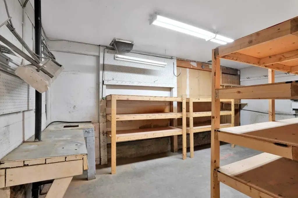 4407 45a Avenue Rocky Mountain House AB T4T 1B2